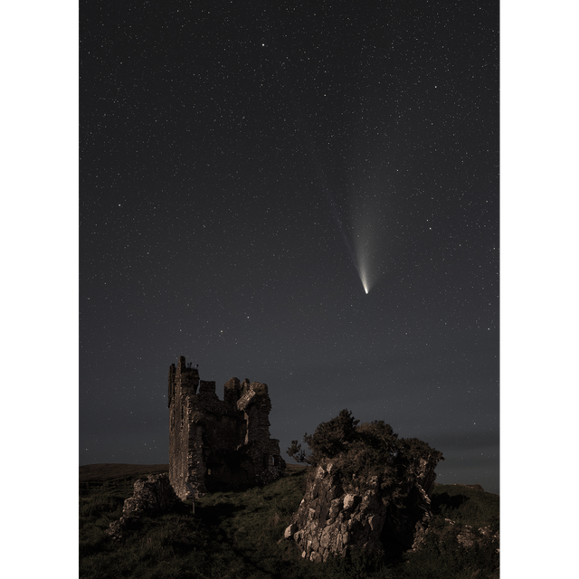 Rahinnane Castle and Neowise