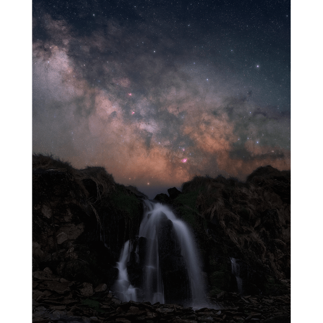 Baile An Chalaidh - Ferriter's Cove with Milky Way