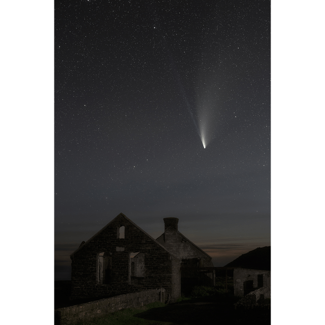 Ryan's Daughter Schoolhouse With Comet Neowise - Dunquin